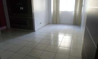 Imagem 3: 03 quartos, 01 suíte com closet, armários. Na rua do Grego Restaurante