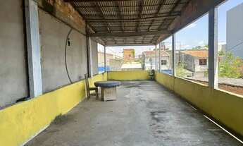 Imagem 4: VENDO CASA DE 2 PAVIMENTOS 2/4 SENDO 1 SUÍTE COM VAGA DE GARAGEM + 3 KITNETS NO LUGAR DO Q