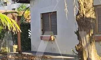 Imagem 2: Casa com 05 dormitórios do lado praia da praia no bairro do Maracanã, Praia Grande/SP