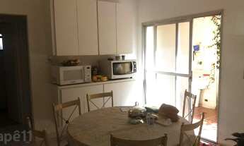 Imagem 5: Casa de 4 Dormitórios na Rua Nicolau Alayon