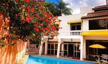 Imagem 3: Casa de 6 Dormitórios na Rua Samambaia