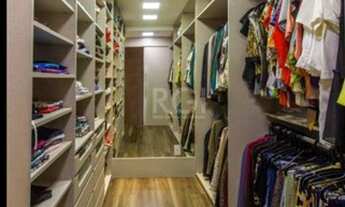 Imagem 3: Casa para venda tem 999 metros quadrados com 6 quartos