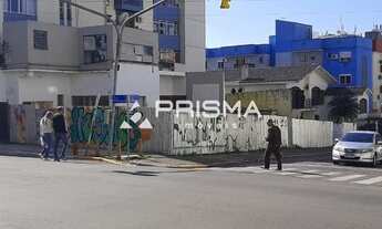 Imagem: Terreno de esquina com 576m² (16 x 36)