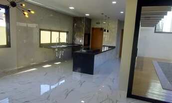 Imagem 5: Casa para venda possui 247 metros quadrados com 3 quartos em Condomínio Belvedere - Cuiabá