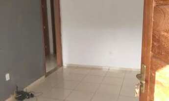 Imagem 2: Apartamento com sala, 2 quartos, cozinha, área de serviço, 1 banheiro e garagem