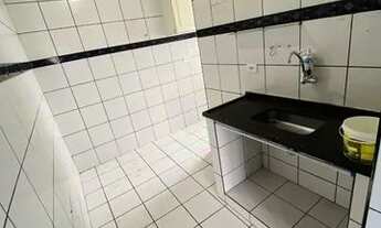 Imagem 6: Apartamento de 2 Dormitórios com Sacada e Portaria na Vila Antártica, 50 Metros da Pista