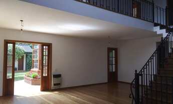 Imagem 7: Casa de condomínio sobrado para aluguel e venda possui 568 metros quadrados com 4 quartos