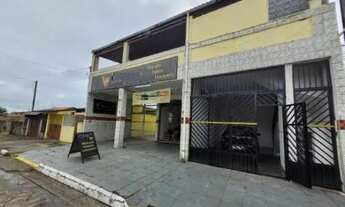 Imagem: Casa com salão comercial, possui 3 dormitórios