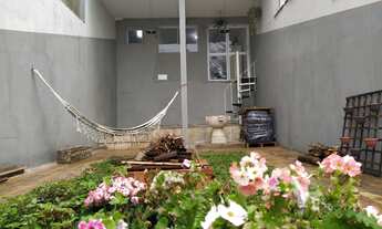 Imagem 4: Sobrado para venda possui 289 metros quadrados com 5 quartos