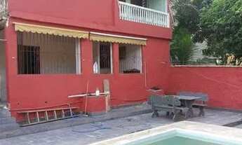 Imagem 6: Casa triplex com piscina