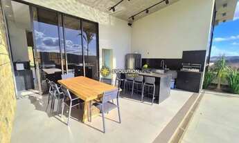 Imagem 3: Casa de condomínio para aluguel e venda possui 578 metros quadrados com 5 quartos