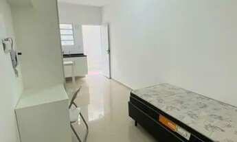 Imagem 2: Kitnet para locação na Av.Corifeu. Ótima localização, a 500