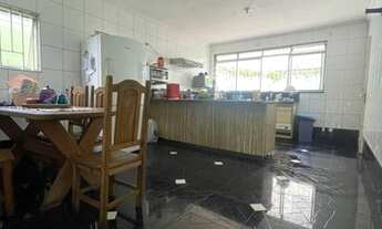 Imagem 4: Casa para aluguel e venda possui 200 metros quadrados com 3 quartos