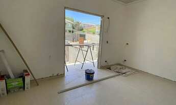 Imagem 5: Casa à Venda em Atibaia 3 Suítes, Piscina e Tecnologia Sustentável