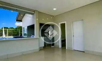 Imagem 6: Sobrado para aluguel possui 300 metros quadrados com 3 quartos