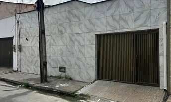 Imagem: Casa para venda no Cohatrac V, esquina com