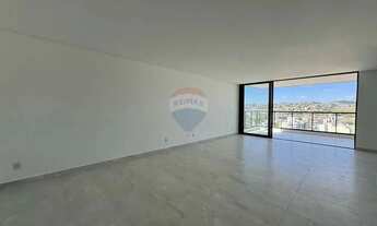 Imagem 4: Apartamento com 3 Quartos, sendo 3 Suítes, 4 vagas de garagem, vista deslumbrante, 12 apar