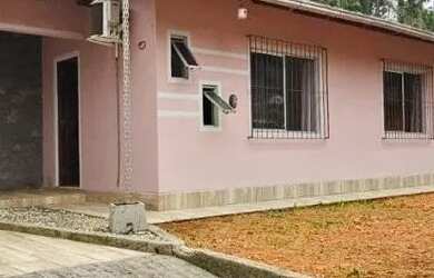 Imagem: Ampla casa com 3 dormitórios