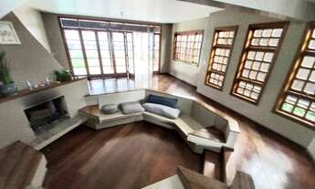 Imagem 2: Casa de condomínio para aluguel possui 300 metros quadrados com 4 quartos