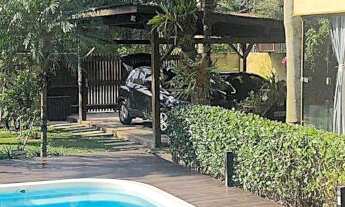 Imagem: Casa com 3 quartos (1 suíte), rua reta