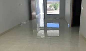 Imagem 3: Casa com piscina - Excelente localização