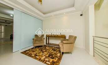 Imagem 3: Casa para venda tem 350 metros quadrados com 3 quartos em Chácara das Pedras - Porto Alegr