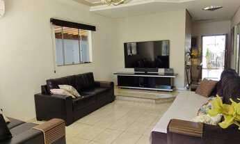 Imagem: Linda casa em terreno inteiro na Zona 08