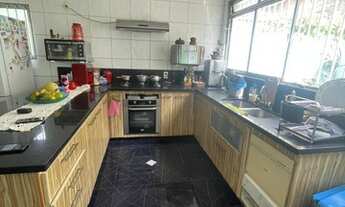 Imagem 5: Casa para aluguel e venda possui 200 metros quadrados com 3 quartos