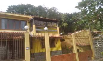 Imagem: Casa frente a lagoa de saquarema com quatro