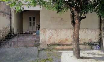 Imagem: Casa com 2 quartos, sala, cozinha, 01 banheiro