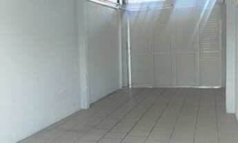 Imagem 5: Casa de 2 dormitórios com edícula e móveis na cozinha semi mobiliada São Judas