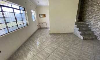 Imagem 3: Sobrado bem localizado para locação