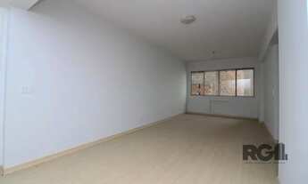 Imagem 3: Apartamento de dois dormitórios e uma suíte no Centro Histórico de Porto Alegre