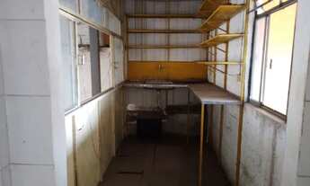 Imagem 4: Galpao com 180 m2. Do lado do metro