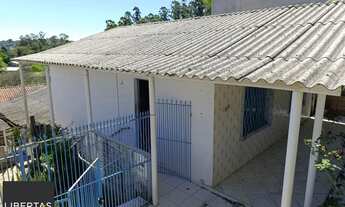 Imagem: Amplo terreno com 2 e 3 casas no Bairro