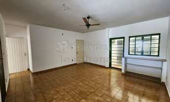 Imagem 5: Casa com 4 dormitórios e 2 vagas de garagem no bairro Jardim Roseiral