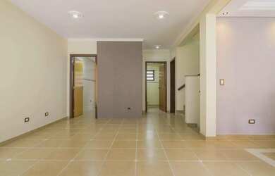 Imagem 4: Casa em condomínio com Elevador e Bosque Privativo no Xaxim O Equilíbrio Perfeito entre C