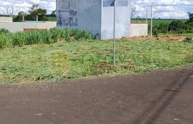 Imagem: Terreno Esquina, 180 m², Parque das Gayvotas