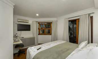 Imagem 2: Casa em condomínio para venda com 4 quartos, sendo 4 suítes , 400m²