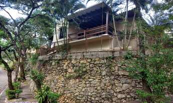 Imagem: Casa com 3 dormitórios e piscina à venda