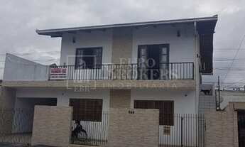 Imagem: Excelente sobrado dividido em 3 apartamentos