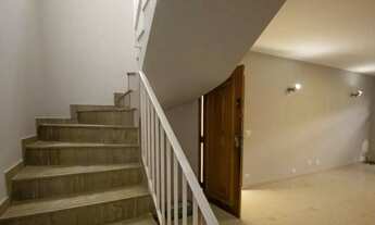 Imagem 5: Casa de 3 Dormitórios na Avenida Miruna