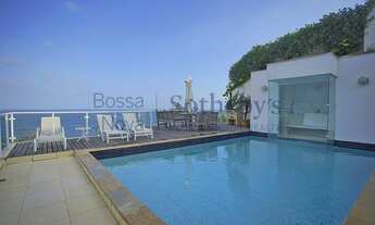 Imagem: Casa frente mar próxima a praia exclusiva