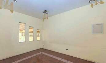 Imagem 5: Casa de 3 Dormitórios na Rua Inhatium