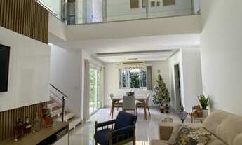 Imagem: Casa de alto padrão com 3 quartos sendo