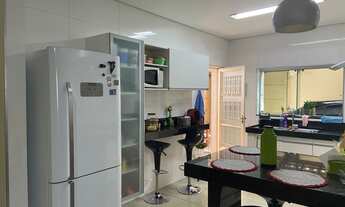 Imagem 5: Excelente casa estruturada, localização privilegiada com uma loja comercial