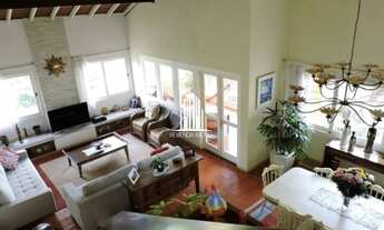 Imagem 2: Casa no miolo da Granja viana com 4 dorm sendo 2 suítes, 2 vagas cobertas