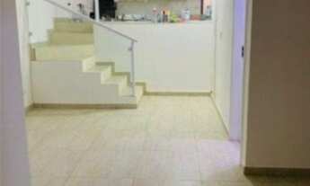 Imagem 2: Sobrado para aluguel possui 91 metros quadrados com 3 quartos em Vila Romero - São Paulo