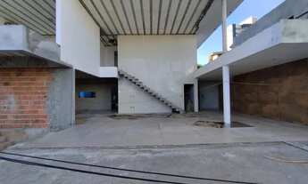 Imagem 2: Casa Duplex para Venda em Salvador, Patamares, 4 dormitórios, 4 suítes, 6 banheiros, 4 vag