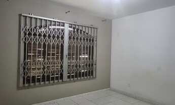 Imagem 5: Imóvel térreo com 7 salas + 3 banheiros + cozinha, ampla área de estacionamento no Saguaç